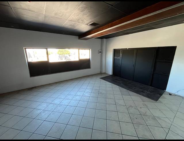 370M² BUSINESS TO LET IN PARKLANDS